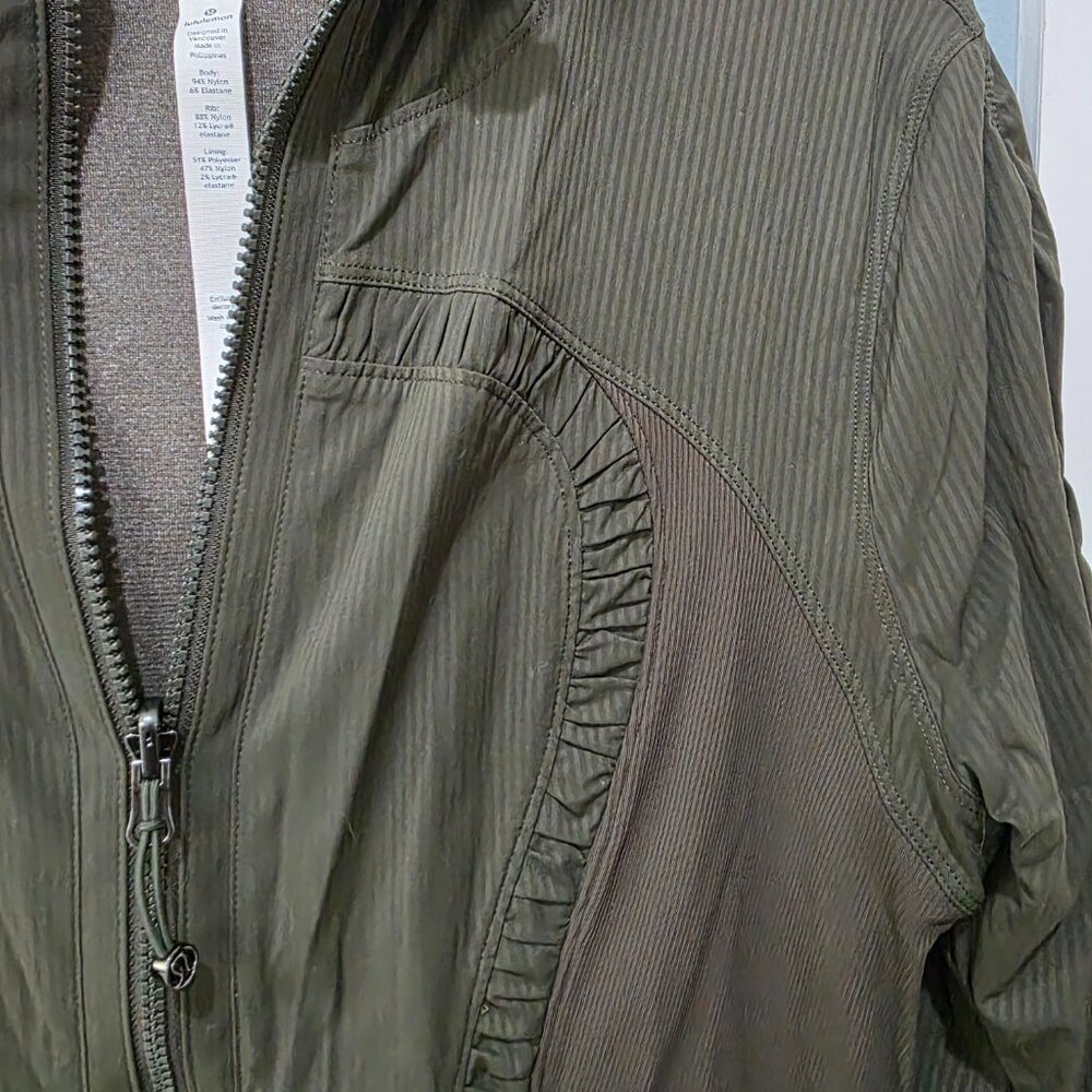 Lululemon Women’s Hunter Green Full-Zip Jacket – Size 8 – Activewe - Picture 2 of 14